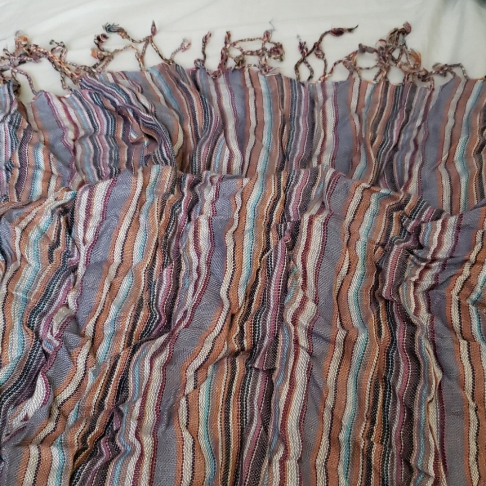 Pretty neutral color scarf!!❤